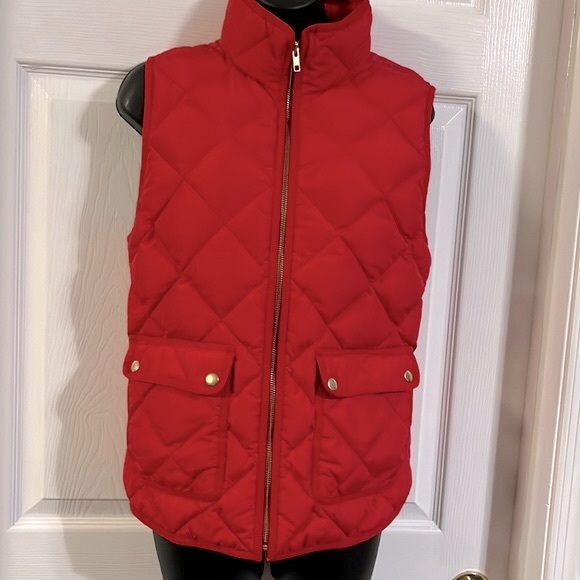 J. Crew Jackets & Blazers - J. Crew red puffer vest, size M.